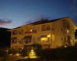 Hotel Zlatni Lav
