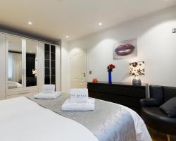 The Queen Luxury Apartments - Villa Cortina