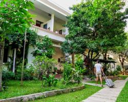 Lani's House by the Ponds