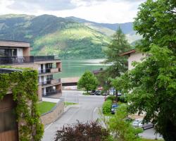 Apartment house near the lake