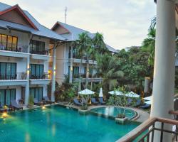 Navatara Phuket Resort