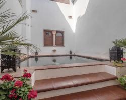 ApartaSuites Alberca Deluxe
