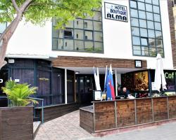 Hotel Alma - Near The Sea