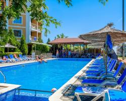 Vemara Club Hotel and Villas - Free parking and Free Beach Access