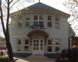 Strand Hotel