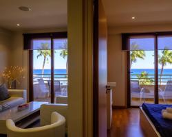 Les Palmiers Luxury Suites 