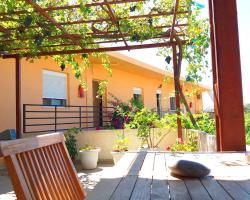 Elias Rooms & Studios