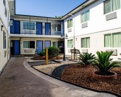 Motel 6-Modesto, CA - Downtown