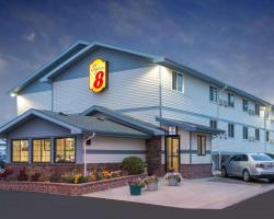 Super 8 by Wyndham Pierre SD
