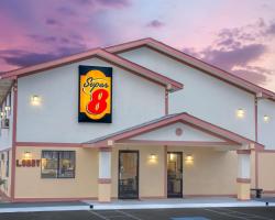 Super 8 by Wyndham Douglas