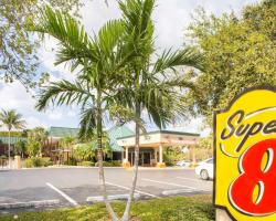 Super 8 by Wyndham North Palm Beach