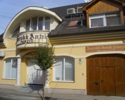 Barokk Antik Guest House