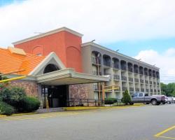 Howard Johnson by Wyndham Clifton NJ