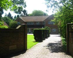 Tanglewood Gatwick Bed & Breakfast