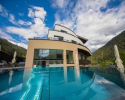 Heart Hotel Grischuna