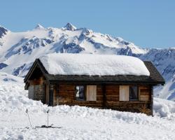 Chalet @2200m Chüestall Hüttli