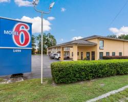 Motel 6-Macclenny, FL