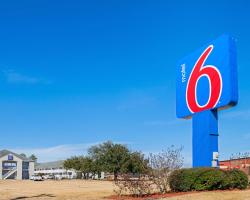 Motel 6-Bay Saint Louis, MS