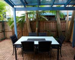 Byron Bay Accom Unit 3 41 Childe Street - Belongil Beach Apartment