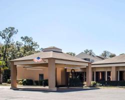 Quality Inn & Suites Pensacola Bayview