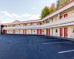 Econo Lodge West Springfield Hwy 5