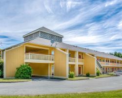 Econo Lodge Freeport - Brunswick Area