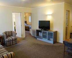 Cornwall Park Motor Inn