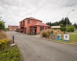 Red Tussock Motel