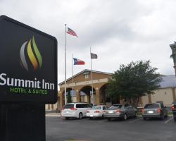 Summit Inn Hotel & Suites