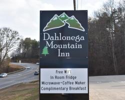 Dahlonega Mountain Inn