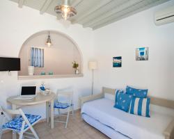 Gryparis' Club Apartments