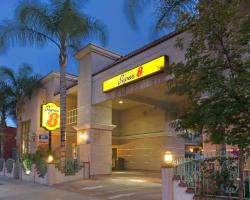 Super 8 by Wyndham North Hollywood