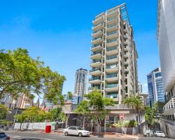 Quattro on Astor Apartments Brisbane by Restt