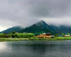 Houseboat Khan Palace