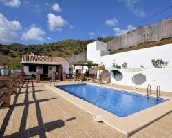 Cozy Cottage in El Borge with Private Pool