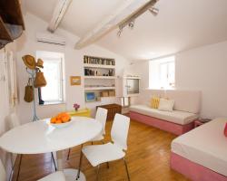 Art Apartments