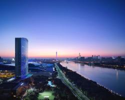 Shangri-la Guangzhou -3 minutes by walking or free shuttle bus to Canton Fair & Overseas Buyers Registration Service