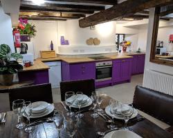 Cotswolds Valleys Accommodation - Medieval Hall - Exclusive use character three bedroom holiday apartment