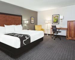 La Quinta Inn & Suites by Wyndham San Antonio Riverwalk