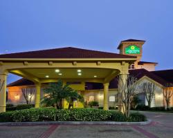 La Quinta by Wyndham USF (Near Busch Gardens)