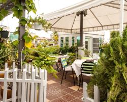 One Up - Banana Hotel