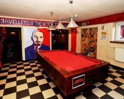 Good Bye Lenin Pub & Garden Hostel