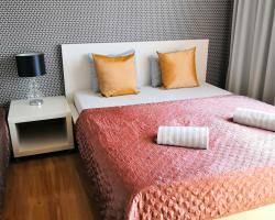 Golden Family Apartments