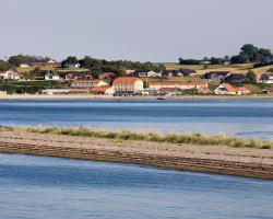 Hvalpsund Færgekro