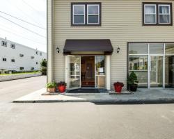 Econo Lodge West Yarmouth on Cape Cod