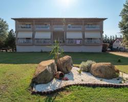 Camping Linaraki Apartments & Bungalows