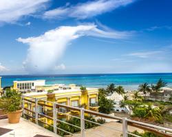 Magia Beachside Apartment by BVR