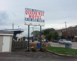 Queensway Motel
