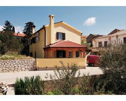 Three-Bedroom Holiday home in Kolan