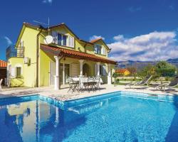 Holiday home Drazice 56 with Outdoor Swimmingpool